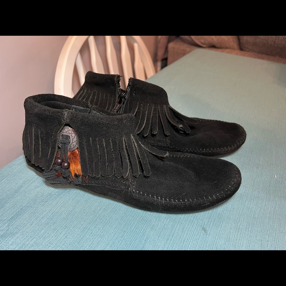 Minnetonka Black Ankle Booties size 8